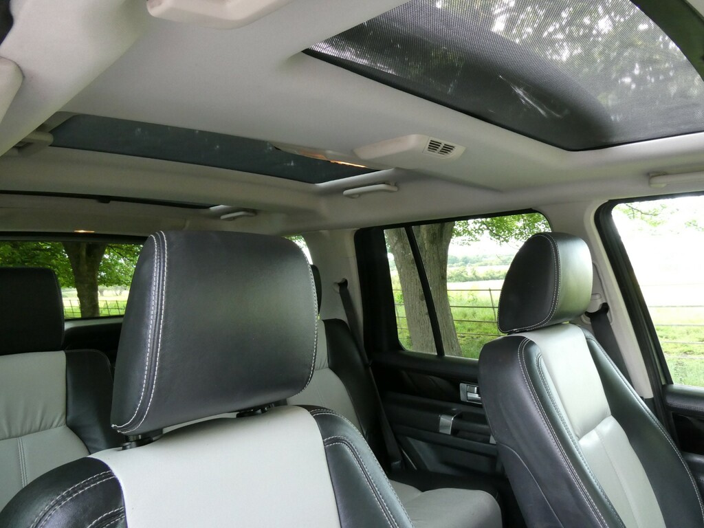 Land Rover Discovery Sdv6 Hse Luxury Black #10