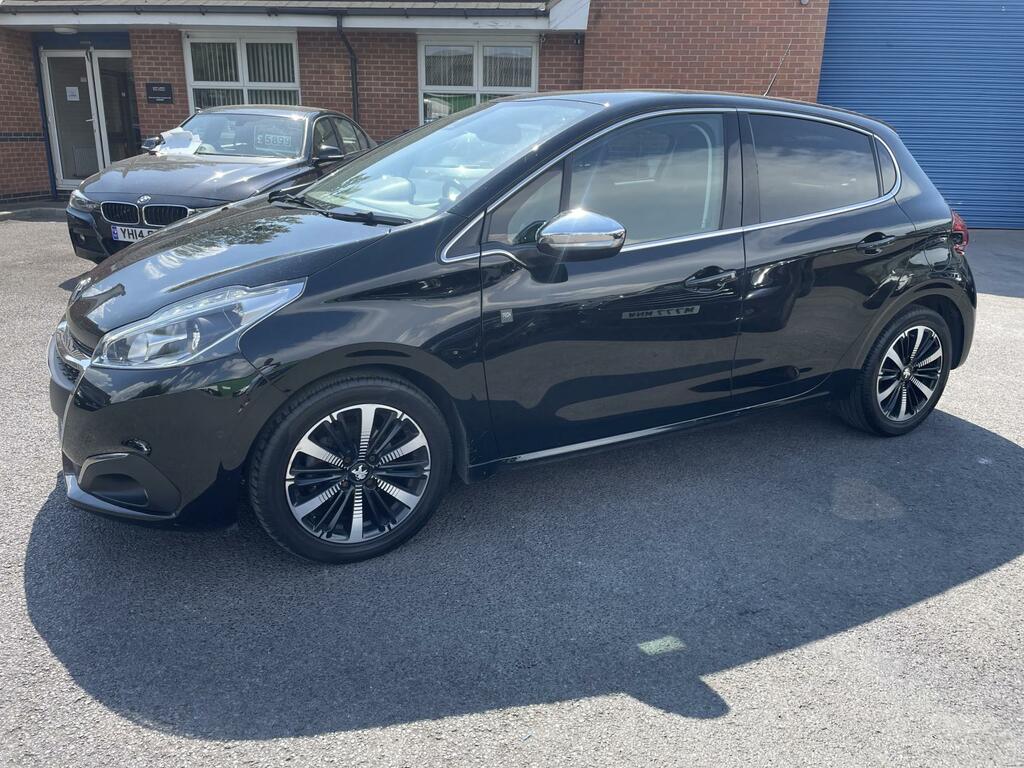 Peugeot 208 1.2 Puretech Tech Edition Hatchback Man Black #4