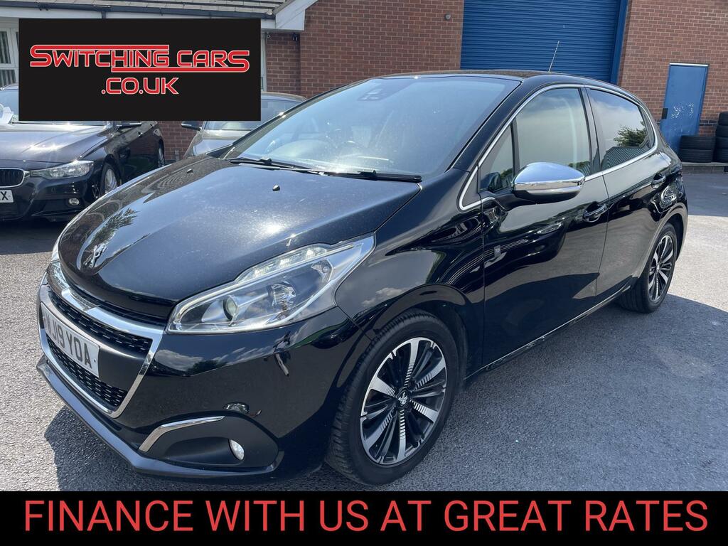 Peugeot 208 1.2 Puretech Tech Edition Hatchback Man Black