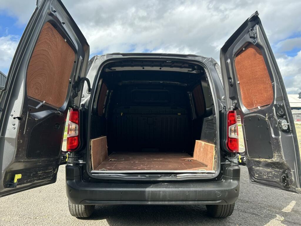 Peugeot Partner 1.5 Bluehdi 650 Professional Standard Panel Van White #32