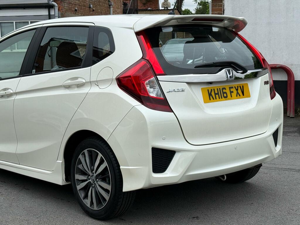 Honda Jazz 1.3 I-vtec Se Hatchback Cvt Euro 6 Ss KH16FXV White #5