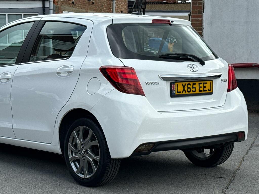 Toyota Yaris 1.33 Dual Vvt-i Icon Hatchback Multidri LX65EEJ White #5