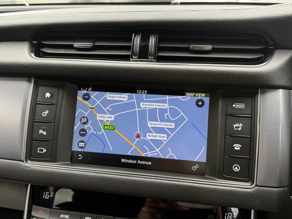 Jaguar XF Saloon Grey #36