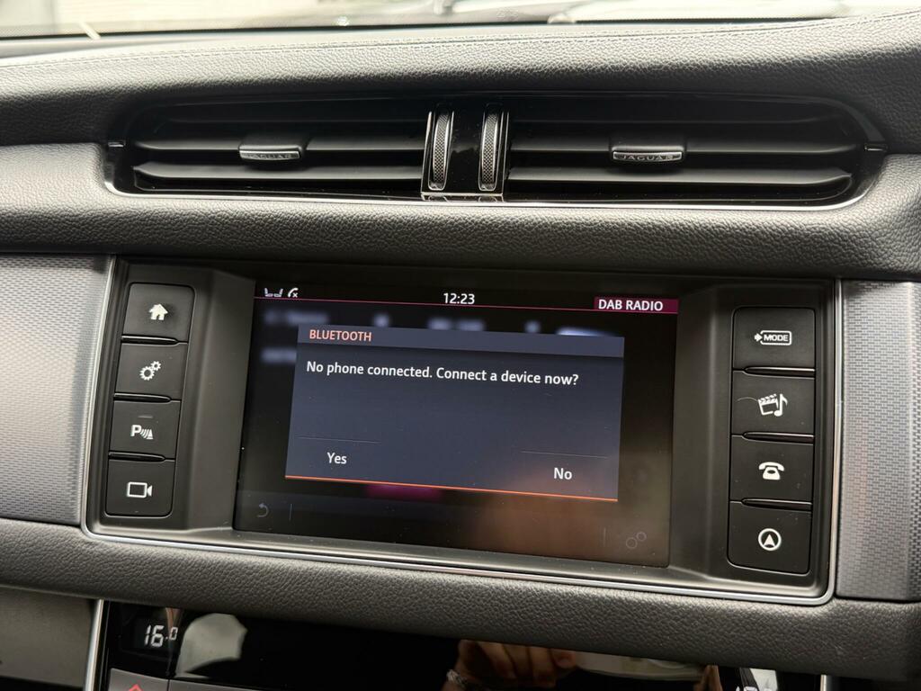 Jaguar XF Saloon Grey #39