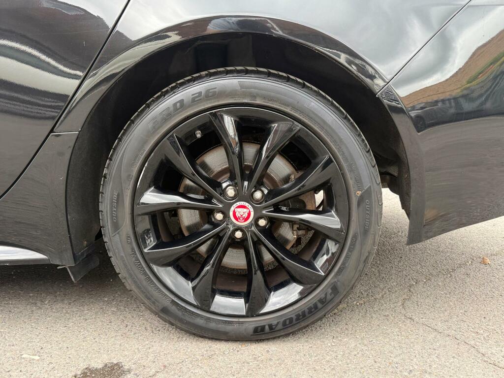 Jaguar XF Saloon Grey #32