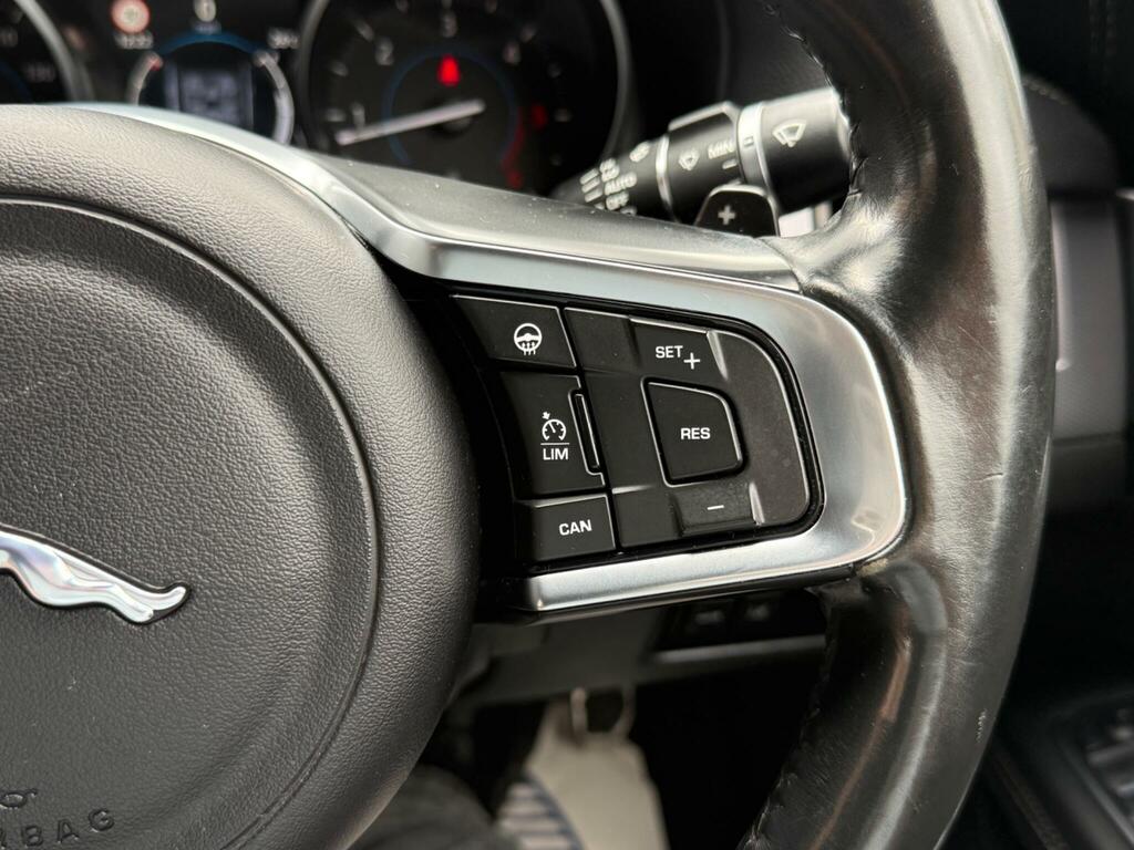 Jaguar XF Saloon Grey #29