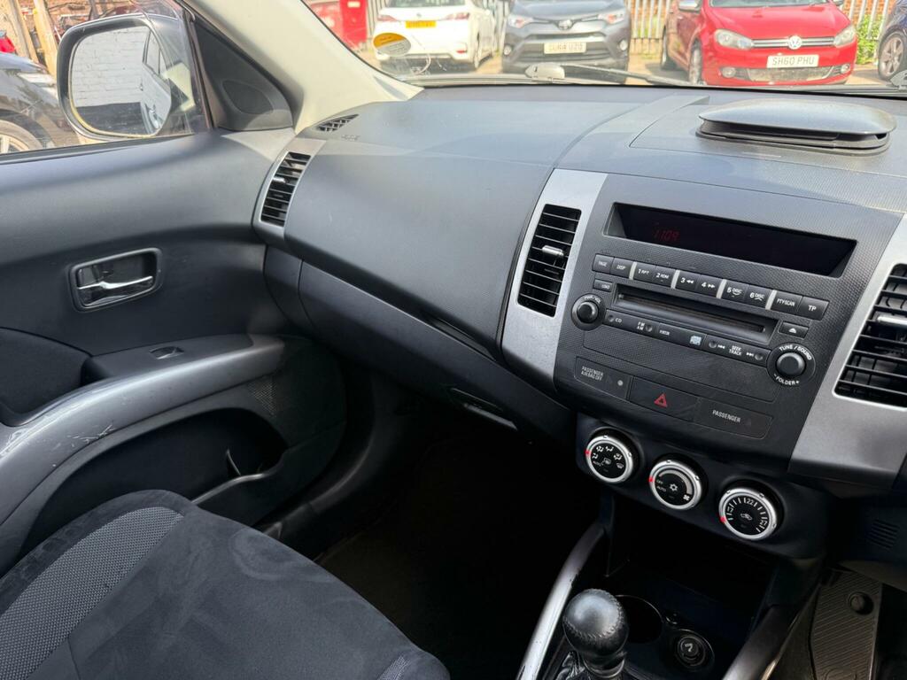 Mitsubishi Outlander 2.0 Di-dc Warrior 4Wd Euro 4 Black #41