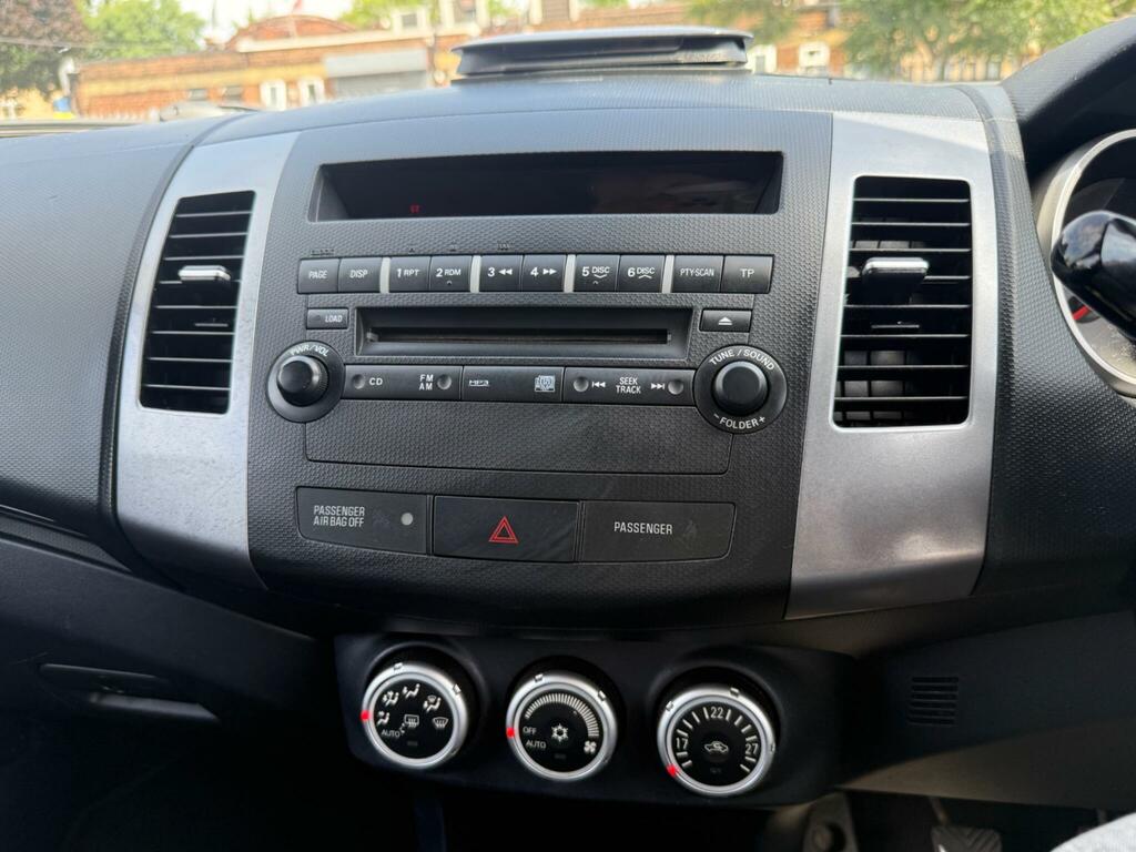 Mitsubishi Outlander 2.0 Di-dc Warrior 4Wd Euro 4 Black #36
