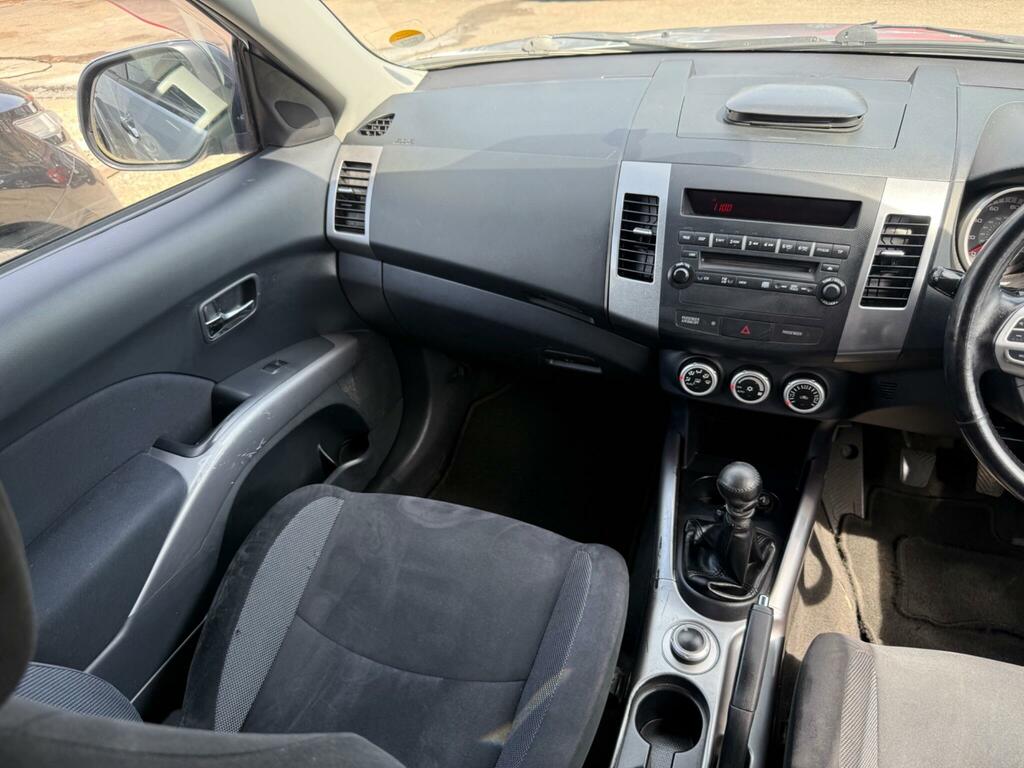 Mitsubishi Outlander 2.0 Di-dc Warrior 4Wd Euro 4 Black #15