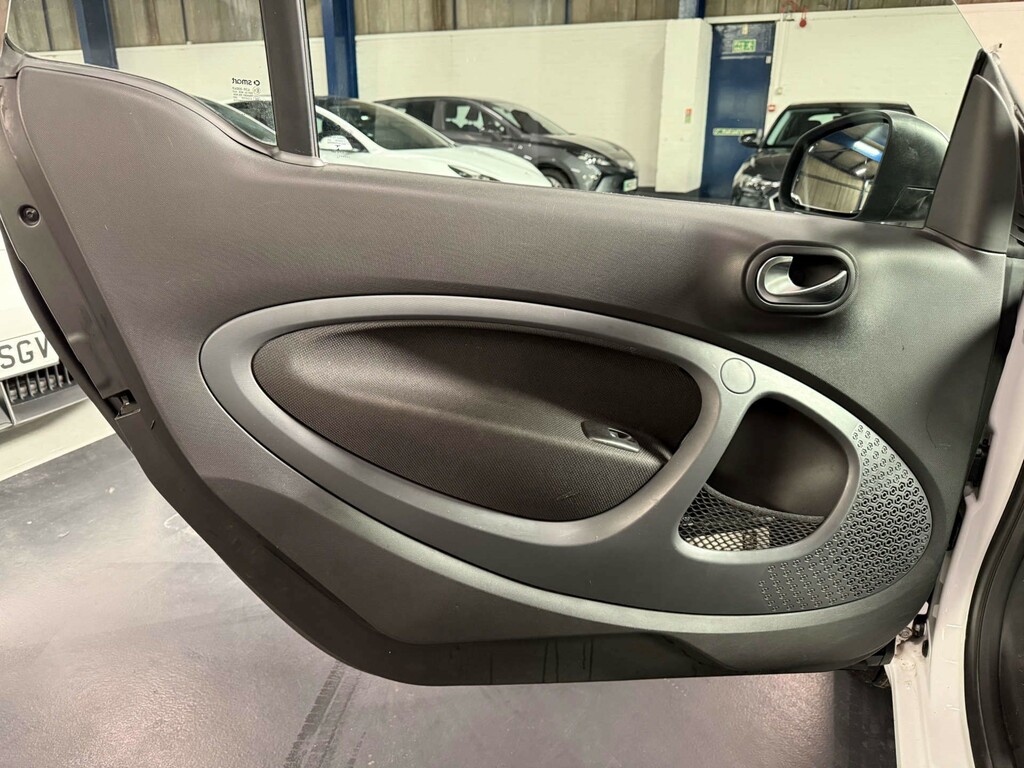 Smart Fortwo 60Kw Eq Pulse Premium 17Kwh 22Kwch Black #31