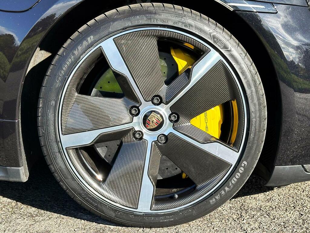 Porsche Taycan 4X2 Black #17