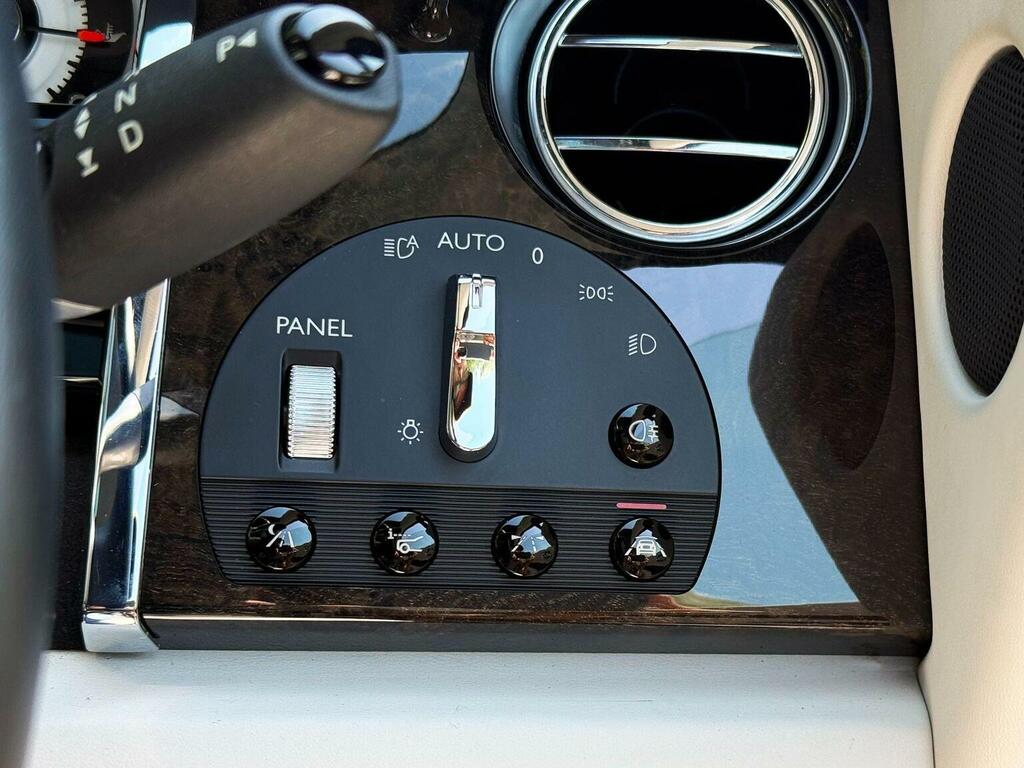 Rolls-Royce Wraith V12 624 Bhp Blue #24