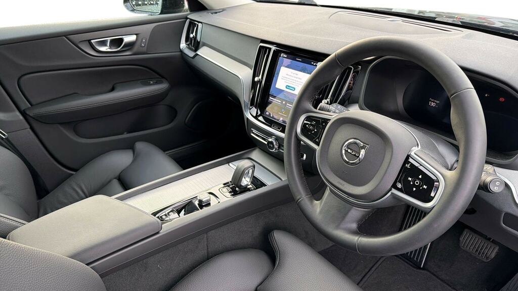 Volvo V60 2.0 B4p Plus Dark 7 Speed MW75BBV Black #5