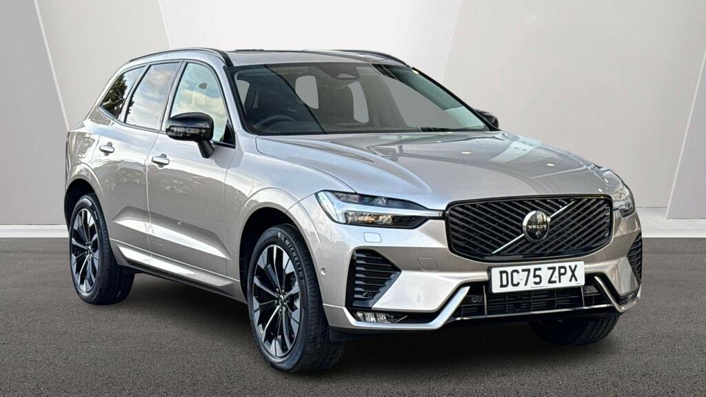 Volvo XC60 2.0 B5p Plus Pro Dark Awd Geartronic Gold