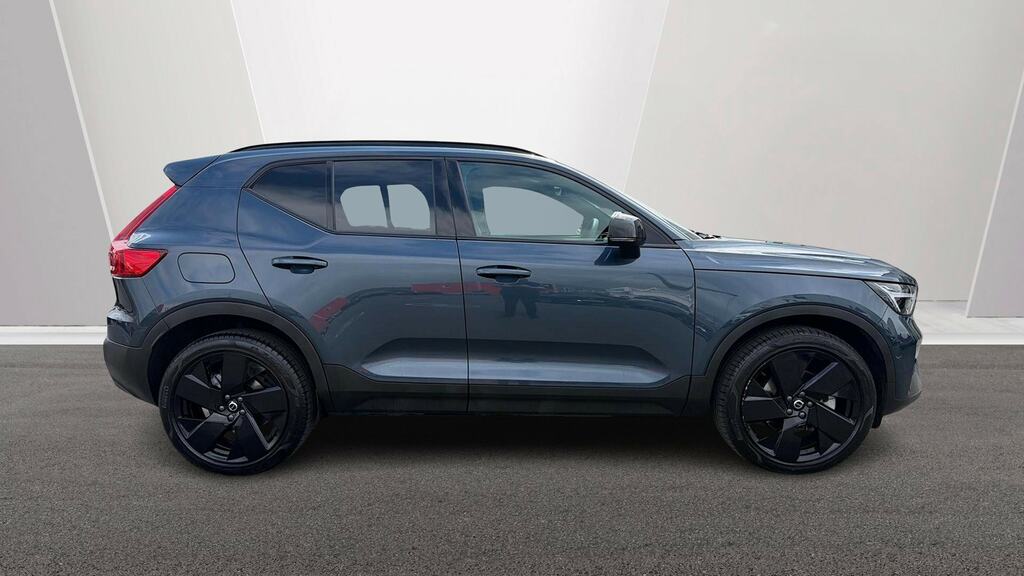 Volvo XC40 2.0 B3p Plus Black Edition MH75XPK Blue #3