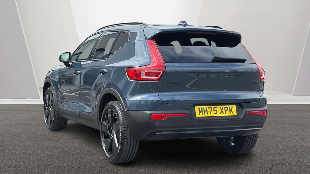 Volvo XC40 2.0 B3p Plus Black Edition MH75XPK Blue #2