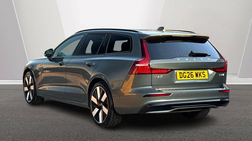 Volvo V60 2.0 T8 455 Phev Ultra Dark Awd DG26WKS Green #2