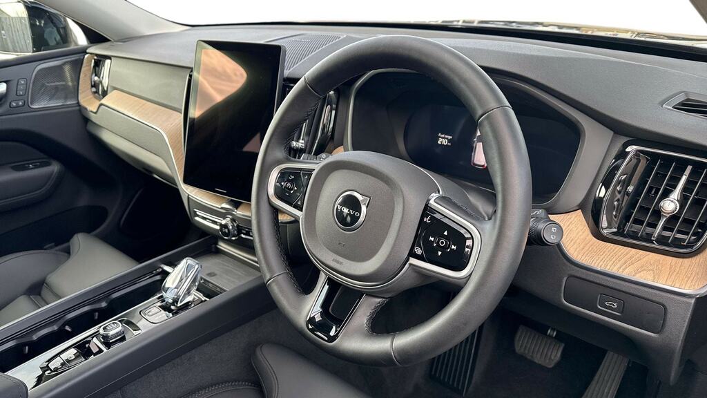 Volvo XC60 2.0 B5p Plus Dark Awd Geartronic DG26NWF Black #5