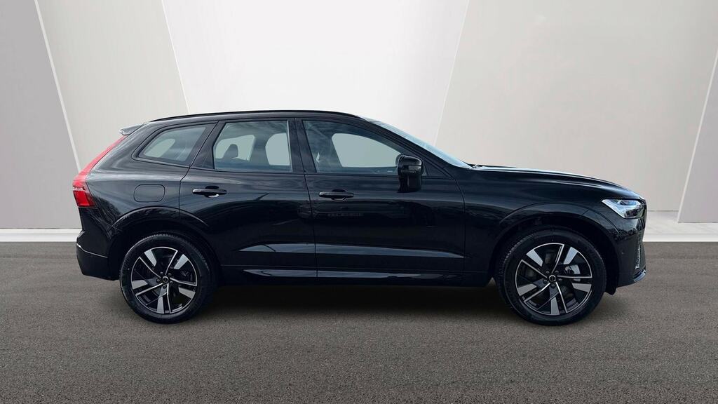 Volvo XC60 2.0 B5p Plus Dark Awd Geartronic DG26NWF Black #3