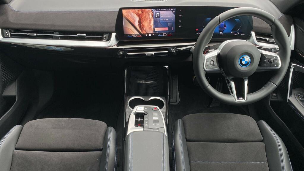 BMW iX1 150Kw Edrive20 Shadow Edition 65Kwh CV26NBX Blue #4