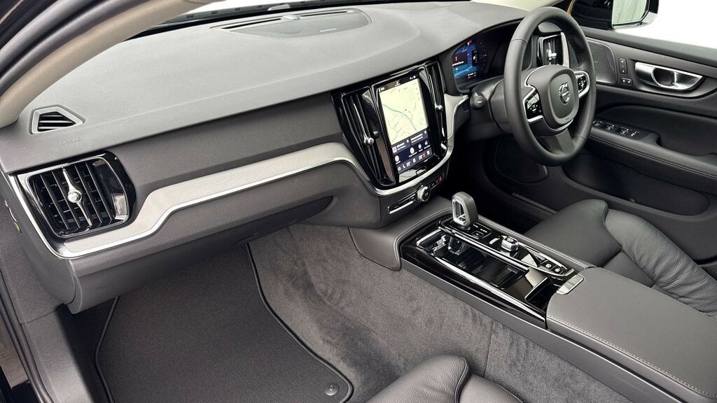 Volvo V60 2.0 T8 455 Phev Ultra Dark Awd PE26YCO Black #4