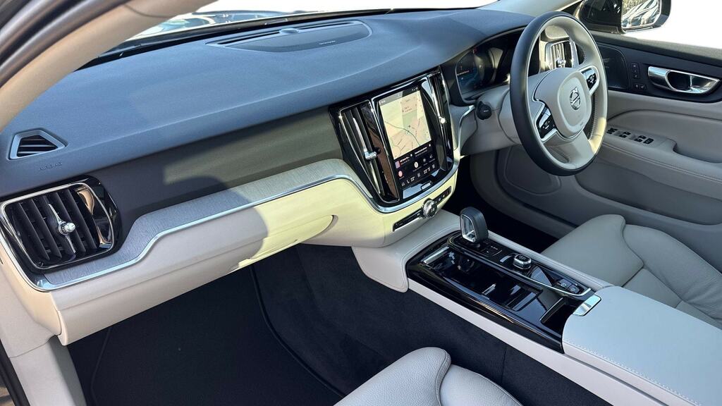 Volvo V60 2.0 T8 455 Phev Ultra Dark Awd PE26YCL Green #4