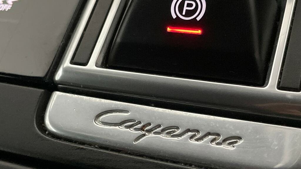 Porsche Cayenne E-hybrid Tiptronic S White #30