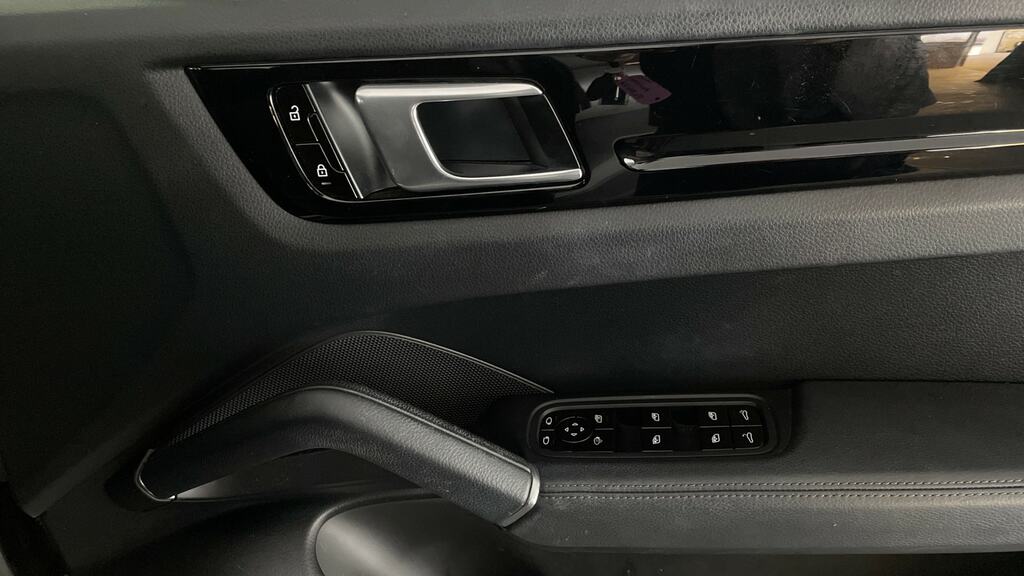 Porsche Cayenne E-hybrid Tiptronic S White #21