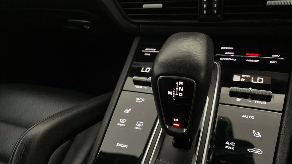 Porsche Cayenne E-hybrid Tiptronic S White #19
