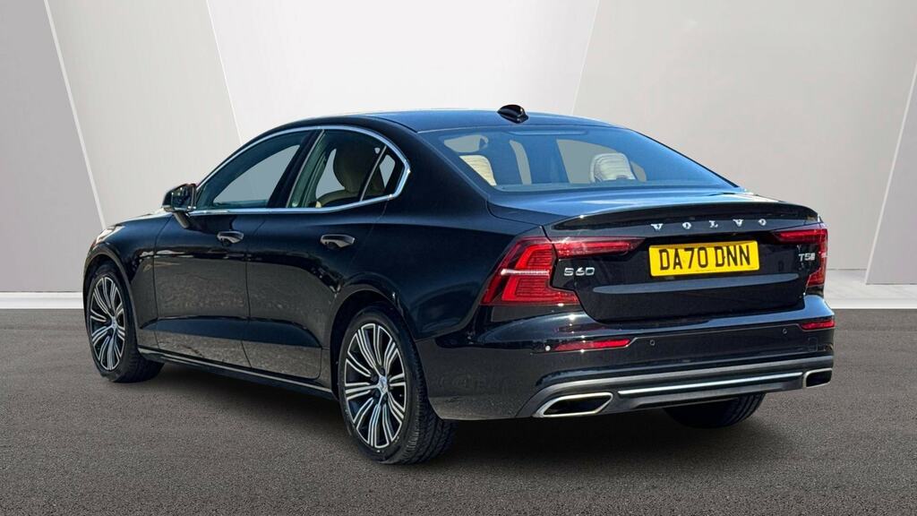 Volvo S60 2.0 T5 Inscription Plus Black #2