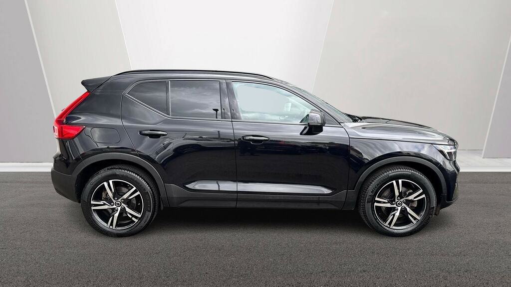 Volvo XC40 2.0 B4p Plus Dark Awd CF72EMV Black #3