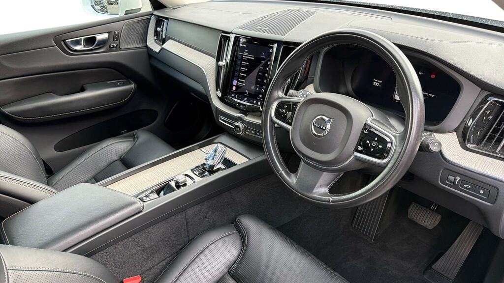 Volvo XC60 2.0 T6 Recharge Phev Inscription Awd White #5