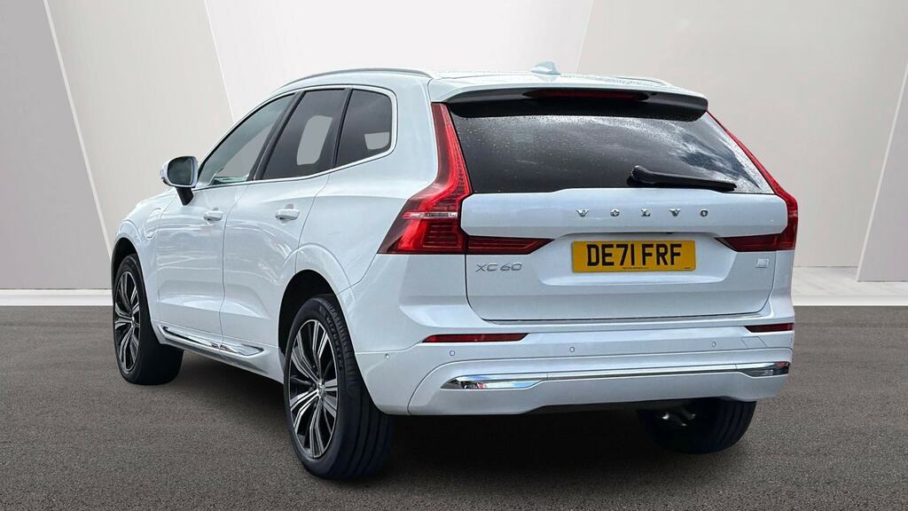 Volvo XC60 2.0 T6 Recharge Phev Inscription Awd White #2