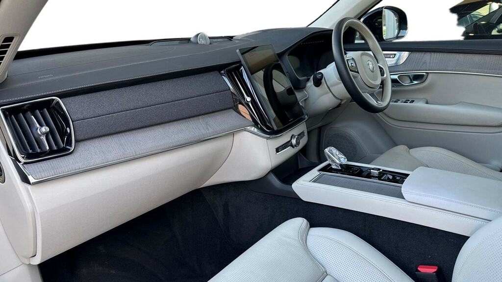 Volvo XC90 2.0 B5p Ultra Dark Awd Geartronic RV25UAE Black #4