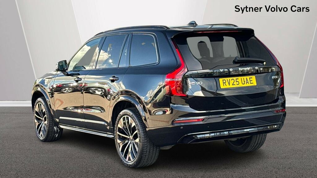 Volvo XC90 2.0 B5p Ultra Dark Awd Geartronic RV25UAE Black #2