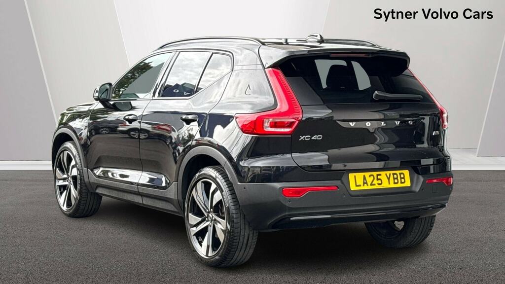 Volvo XC40 2.0 B3p Ultra Dark LA25YBB Black #2