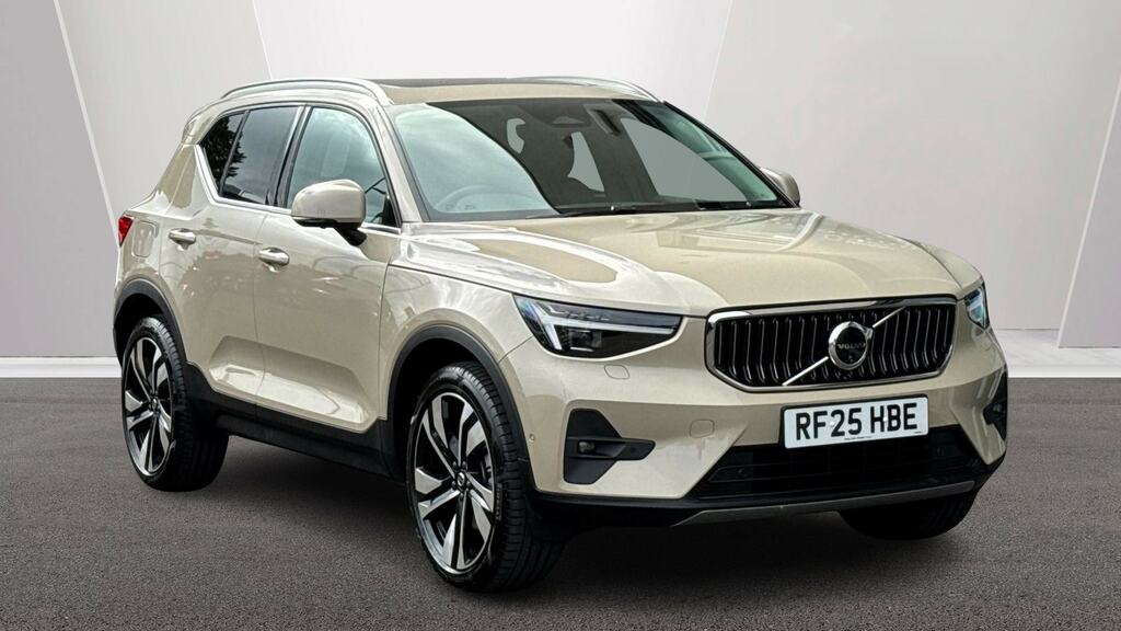 Volvo XC40 2.0 B3p Ultra Bright Gold