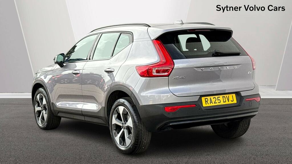 Volvo XC40 2.0 B4p Plus Dark RA25DVJ Silver #2