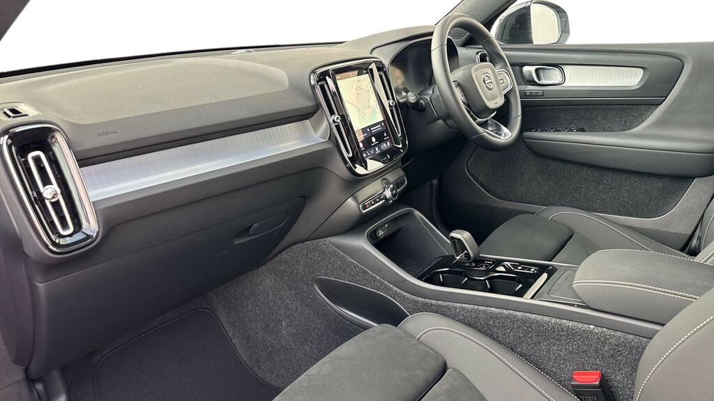 Volvo XC40 2.0 B4p Plus Dark RA25DVJ Silver #4