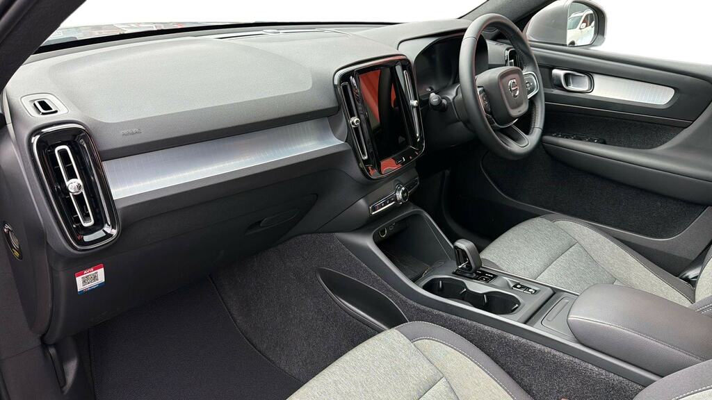 Volvo XC40 2.0 B3p Core RJ25VDP Silver #4