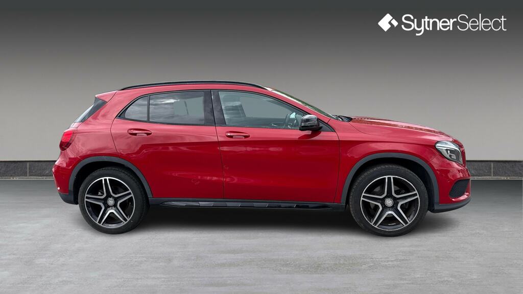 Mercedes-Benz GLA Class Gla 220 Cdi 4Matic Amg Line Premium Red #3