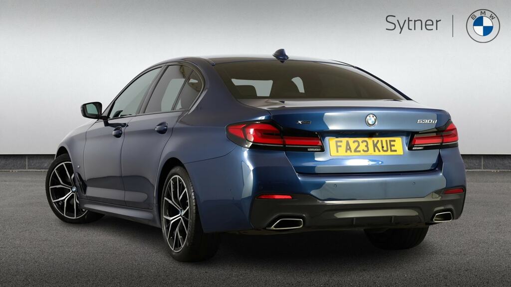 BMW 5 Series 530D Xdrive Mht M Sport Blue #2
