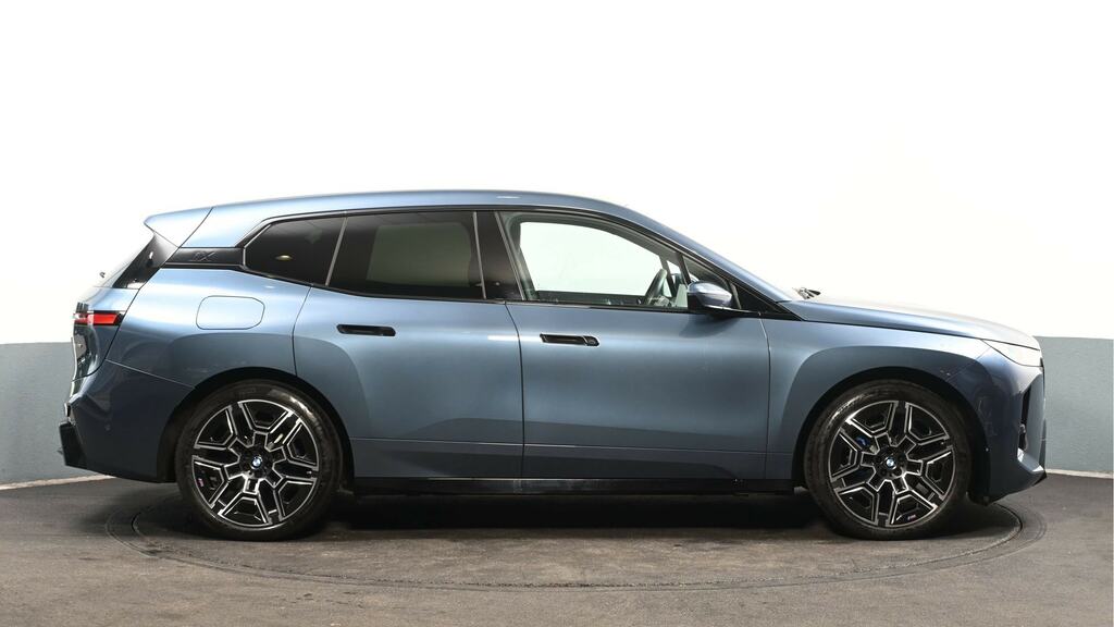 BMW iX 400Kw Xdrive60 M Sport 112Kwh Skypro FP25EHD Blue #3