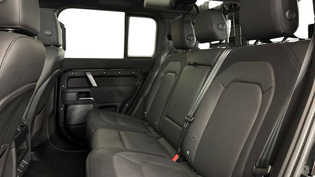 Land Rover Defender 110 3.0 D250 X-dynamic Se 110 LC72XOG Black #4