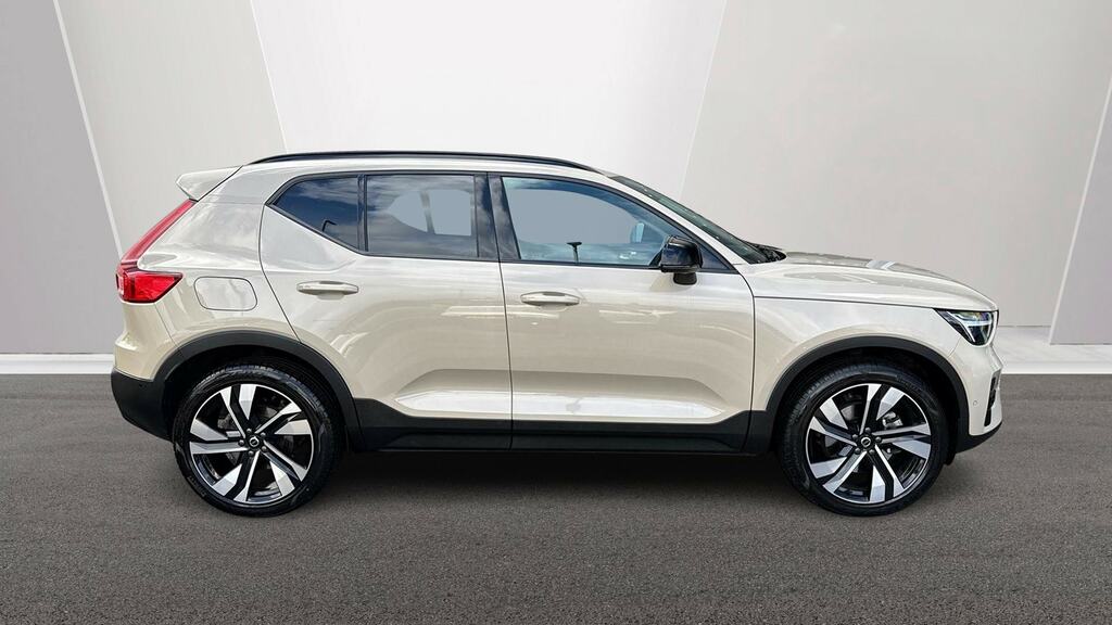 Volvo XC40 2.0 B4p Ultra Dark WF75CFV Gold #3