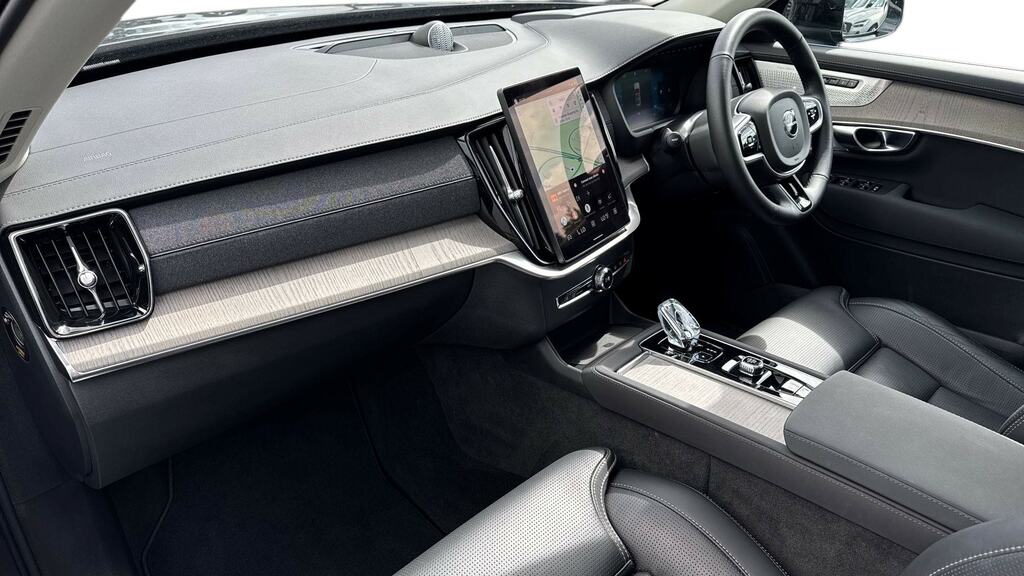 Volvo XC90 2.0 B5p Ultra Bright Awd Geartronic LB25HTN Black #4