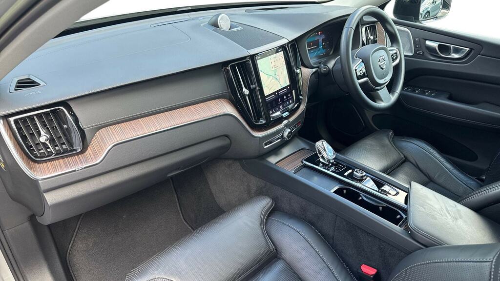 Volvo XC60 2.0 B5p Ultimate Dark Awd Geartronic Silver #4