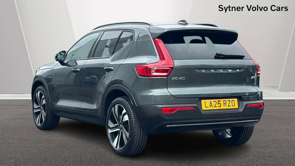 Volvo XC40 2.0 B3p Ultra Dark LA25RZO Green #2