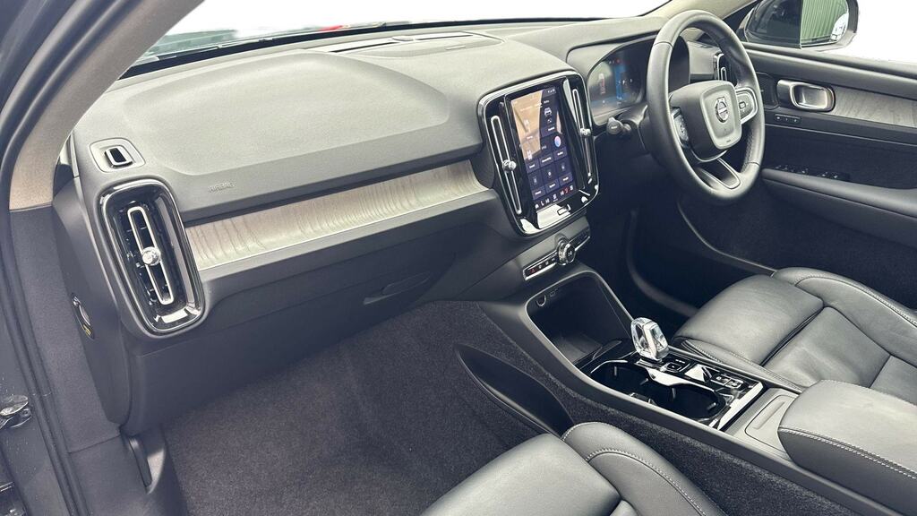 Volvo XC40 2.0 B3p Ultra Dark LA25RZO Green #4