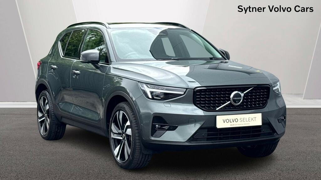 Volvo XC40 2.0 B3p Ultra Dark Green